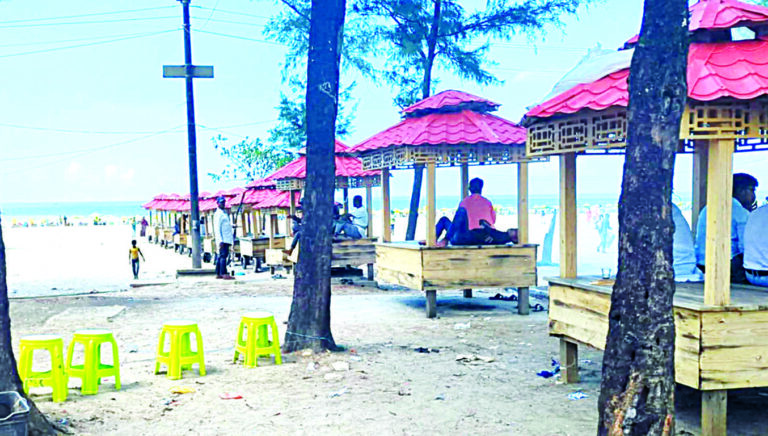 দেখার কেউ নেই!