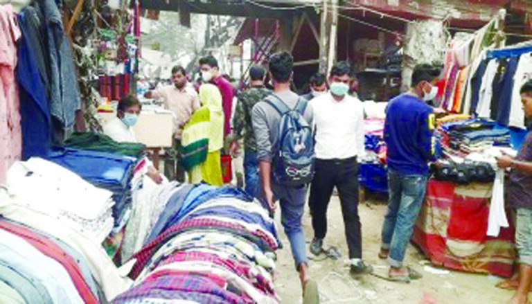 ফুটপাত দখল ও পথচারীর অধিকার